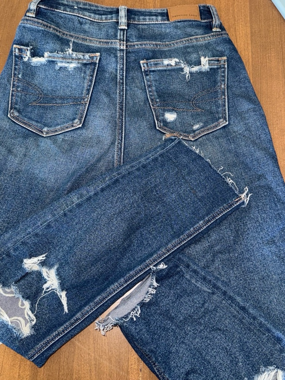 American Eagle Outfitters women Distressed Blue Slim Straight Jeans